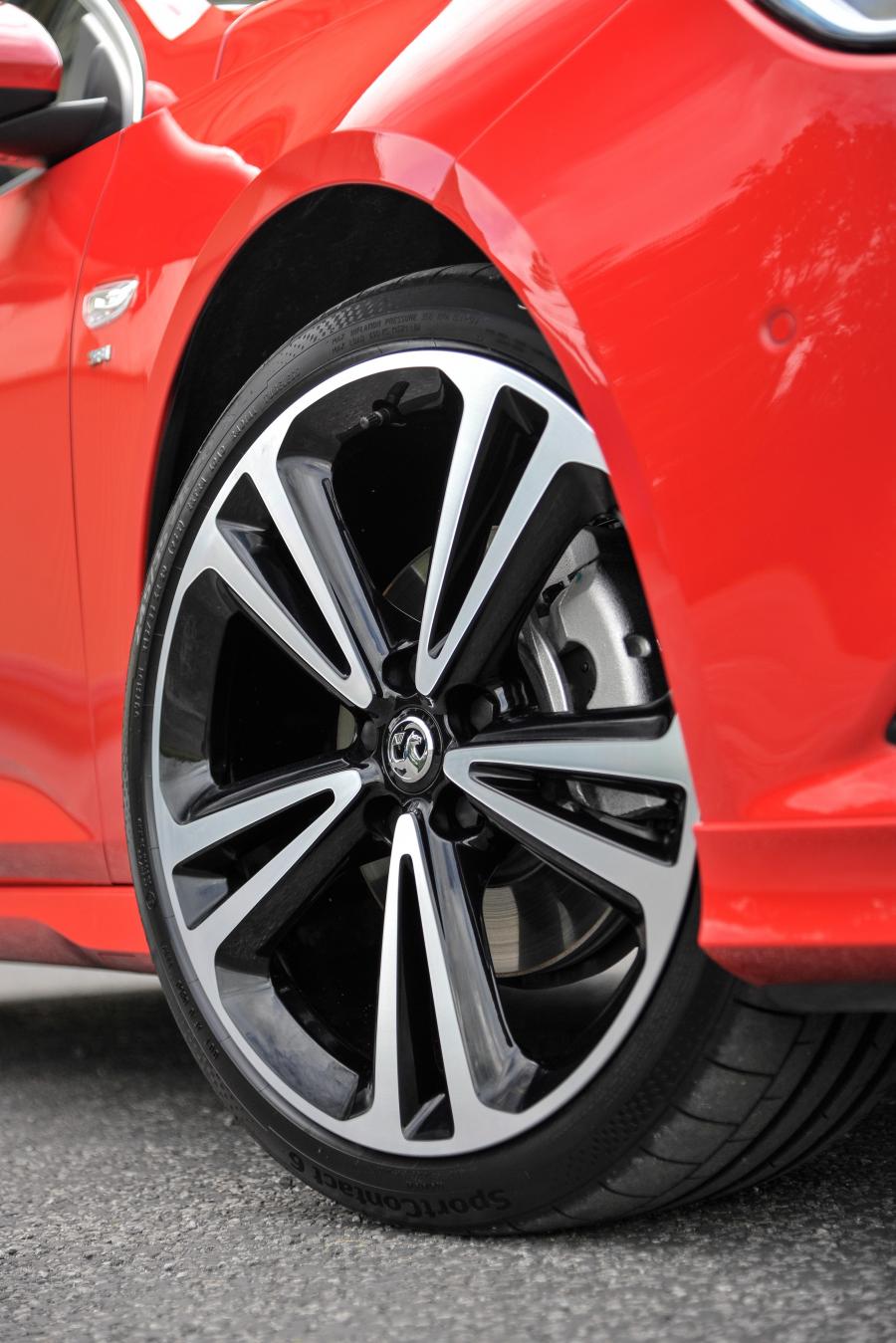 Колеса Vauxhall Insignia SRi Sports Tourer 2017 года  (фото 13 из 20)